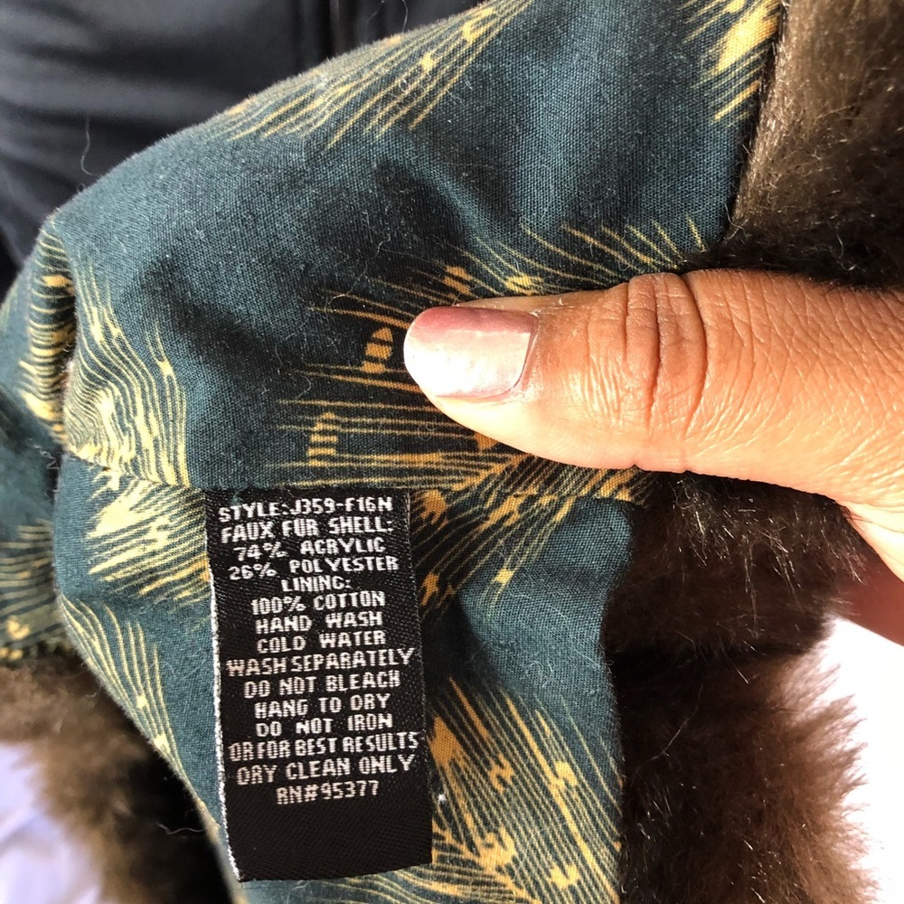 Faux fur vest - Picture 7 of 7